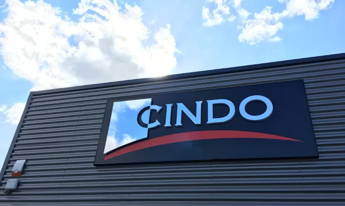 Enseigne CINDO sur la façade du siège à Saint-Étienne